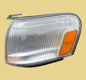 88-92 Toyota Cressida Corner Marker Light Assembly OEM Drivers Left Side LH - Picture 1 of 2