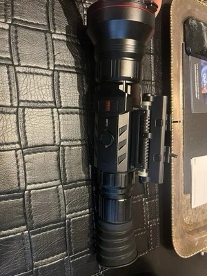 Mira térmica Infiray Rico RS75 Foto 1 de 4