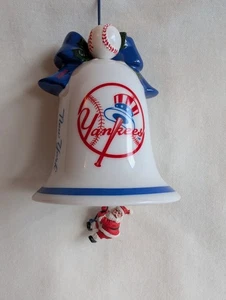 New York Yankees MLB Santa Claus Navidad Campana Adorno Béisbol Danbury Como Nuevo - Imagen 1 de 7