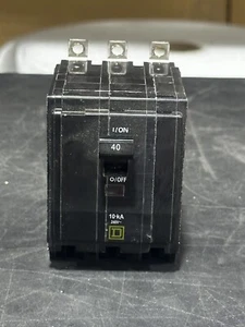 Quadrato D QOB340-1021 3 Poli 40 Amp Bullone In Shunt Trip Breaker - Foto 1 di 3