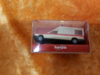 Herpa 1/87: Binz Krankenwagen hellelfenbein/rot OVP [1] - Bild 1 von 2