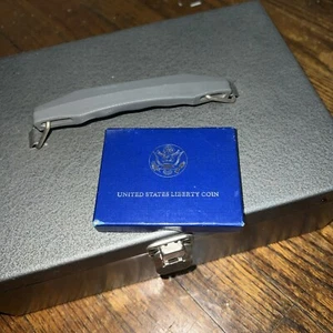 1986-P Statue of Liberty Commemorative Uncirculated Silver Dollar with Box & COA - Picture 1 of 4
