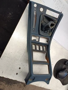 1984 ALFA SPIDER USED CENTER CONSOLE SHIFT BEZEL BLUE IMPERFECTIONS - Foto 1 di 9