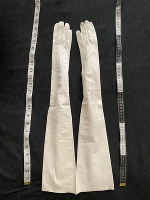 Guantes de ópera/boda de cuero blanco de colección para damas; talla 6 1/2, sin usar Foto 1 de 4