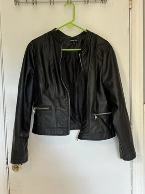 Chaqueta con cremallera estilo moda imitación cuero marca New Look talla XL Foto 1 de 3