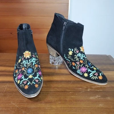 Diba 8.5 码短靴刺绣黑色麂皮绒皮革彩虹花卉西部 — 第 1/4 张图片