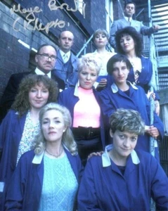 Television Autograph: MOYA BRADY (Making Out) Signed Photo - Imagen 1 de 1