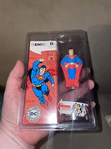 DC COMICS EMTEC Superman figure 8 GB USB 2.0 Flash Drive w/ 4 Tattoos - Picture 1 of 5