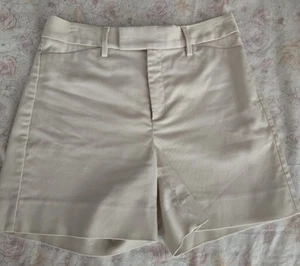 Banana Republic Women's Khaki Shorts Size 2 MINT! - Picture 1 of 3