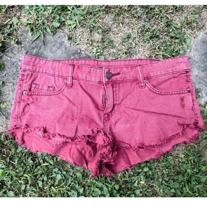 BDG Low Rise Dolphin Denim Shorts Women's 29 Burgundy Distressed Frayed Hem - Picture 1 of 9