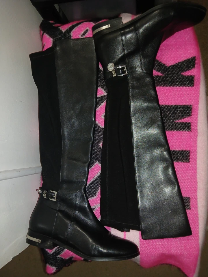 Botas altas de cuero Michael Kors hasta el muslo talla 7,5 para mujer detalles plateados con cremallera Foto 1 de 4