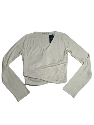 Top envolvente Abercrombie & Fitch para mujer M crema manga larga cuello en V suave acogedor nuevo con etiquetas Foto 1 de 4