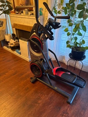 bowflex m5 black and red color  - Image 1 of 2