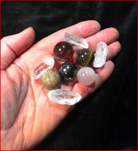 5 Kugeln Sodalith, Unakit, Hämatit, Quarz Kristall Kugel 4 natürliche Punkte - Bild 1 von 3