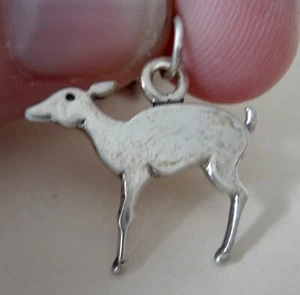 Sterling Silver 18x21mm Flat Doe Deer Fawn Charm - Picture 1 of 6