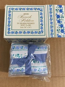 Vintage Avon Französische Bänder Garlandia Duft 6 Beutel Kissen & Duft Ornamente - Bild 1 von 4