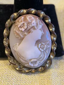 Cameo Hand Carved Shell Old Piece Vintage Gold Brooch Pin Gold Trim 1.5” - Picture 1 of 10