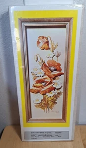 BRAND NEW LeeWards Orange Flowers NA 31-2945 Frame KIT 7x16 - Picture 1 of 7
