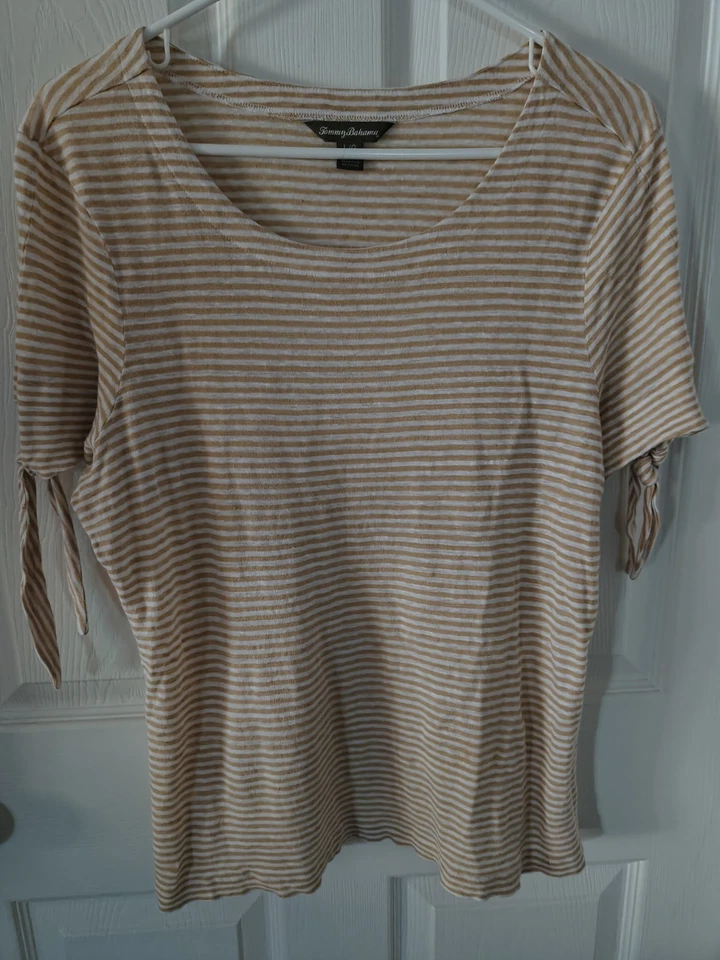 Blusa feminina Tommy Bahama tamanho L P2P 20,5 COMPRIMENTO 24 manga curta listrada  - Imagem 1 de 4