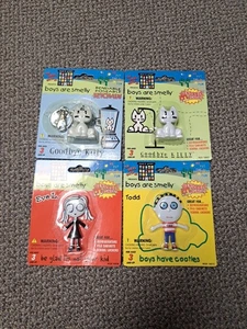 David & Goliath Magnete & Schlüsselanhänger Set Jungen riechen Abschied Kätzchen Todd Eve L - Bild 1 von 9