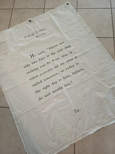 Letrero grande de arte de pared de lienzo Dalai Lama 58" X 44" Inspirador Sugarboo & Co.  - Imagen 1 de 13