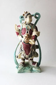 Vintage Oriental Chinese Japanese Cream Color Resin Man Figurine Statue Signed - Picture 1 of 11