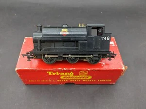 Triang Railways R153 Saddle tank locomotive BR Black 748 , 0-6-0 Boxed - Picture 1 of 11