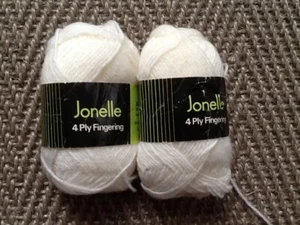 350 gms Jonelle 4 ply: 12 red, 2 white - Picture 1 of 2