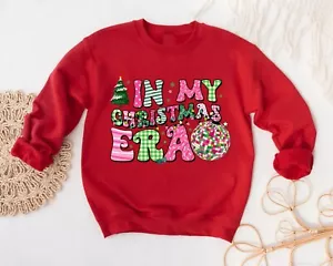 T-Shirt Maglione In My Christmas Era, Divertente Segreta Babbo Natale Brutto Natale Felpa - Foto 1 di 15