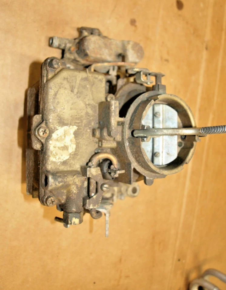 Carburador Holley r3234A 2 barriles AMC 1966 1967 Rambler Jeep 327 V-8 Foto 1 de 4