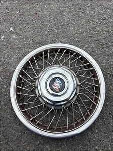 Coprimozzo coprimozzo Buick US4178043 usato vintage buono per arredamento - Foto 1 di 4