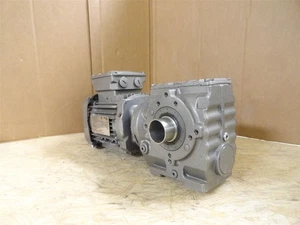 248580 Old-Stock; SEW ST47DRN80MK4/DH Gear Motor 16.47:1 Ratio; 3/4HP; 230/460V - Picture 1 of 6