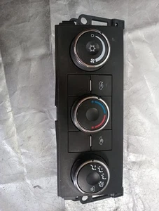 2003 GMC SIERRA 2500 AC HEATER CLIMATE TEMPERATURE CONTROL OEM - Picture 1 of 4