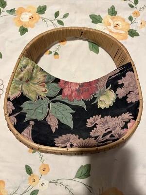 Cartera canasta tejida de colección laterales de tela Foto 1 de 4