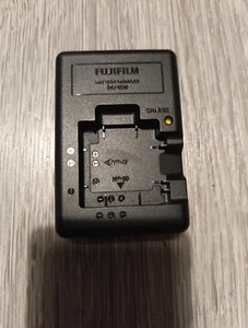 Fujifilm BC-45W Rapid Travel Battery Charger for Fuji NP45 / NP50 Akkus - Bild 1 von 4