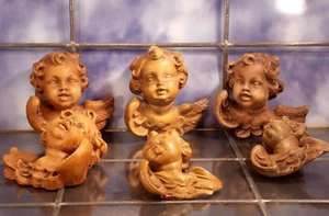 6 putti teste di angelo figura legno antico e massa/fusione artificiale altezza 10-12 cm - Foto 1 di 4