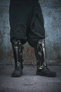 Halloween Medieva LARP Armor Legs Protection Blackened Dwarf Style Greaves Armor - Picture 1 of 3