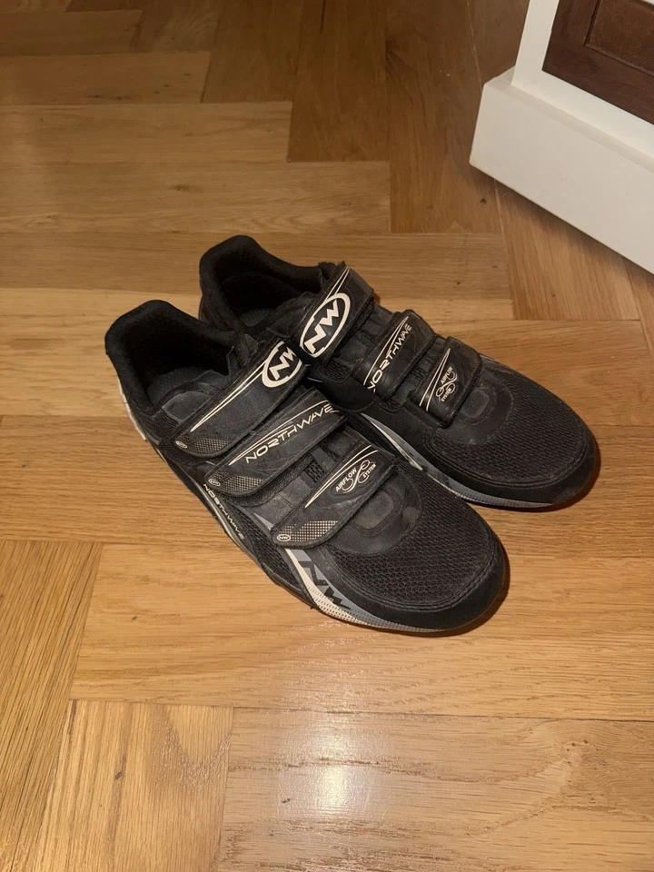 Northwave Men’s Cycling Shoes With Shimano SPD Cleats + Covers Size 12US - Image 1 of 4