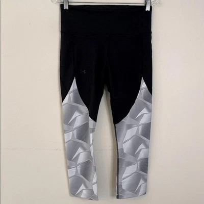 Under Armour Leggings Recortados Negro con Estampado Geométrico Plateado Parte Inferior Pierna Med Foto 1 de 4