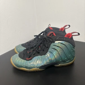 Nike FoamPosite One Gone Fishing 644791-300 Smaragd Schwarz Rot Größe 7Y Damen 8,5 - Bild 1 von 9
