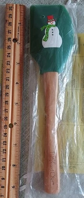 NUEVO Raspador sellado retirado Pampered Chef MUÑECO DE NIEVE VERDE 2399 9 1/4” Foto 1 de 3
