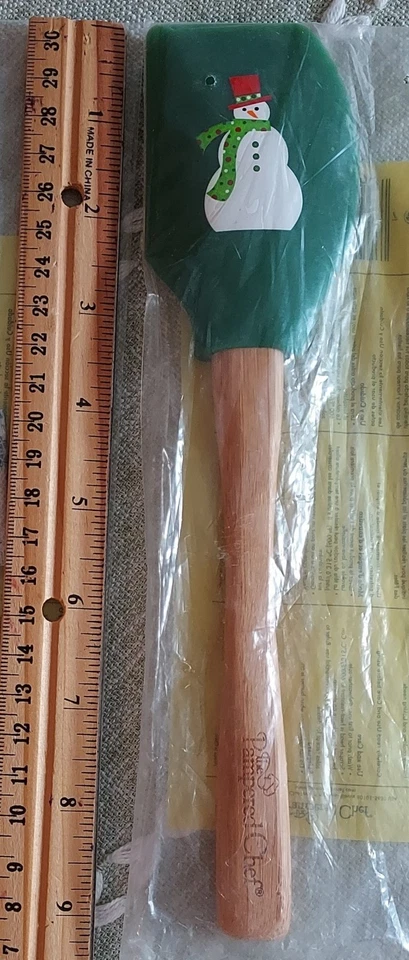 The Pampered Chef Green Snowman Scraper Spatula #2399