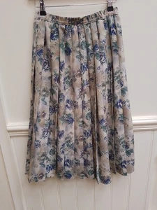 Eadtex Blue Roses Non Crease Skirt Vintage Size 10 - Picture 1 of 6