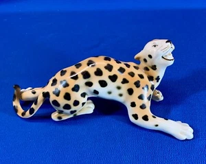 ROYAL DUX PINK TRIANGLE 9"L LEOPARD FIGURINE - Picture 1 of 6