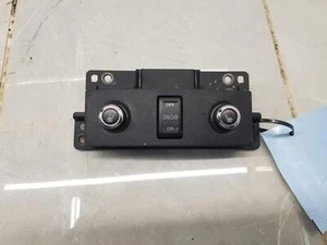 2012 INFINITI FX35 HEATED SEATS SWITCHES WITH TRIM #009071 - Bild 1 von 3