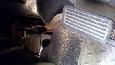 Chevrolet Silverado 2500 HD cabina regular 2002 acelerador diésel pedal 435260 Foto 1 de 4