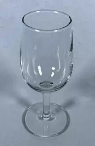 Bicchiere da vino trasparente classico con gambo 6" 6 oz - Foto 1 di 7