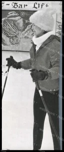 JACQUELINE JACKIE KENNEDY Skifahren 1964 Original Pressefoto - Bild 1 von 2