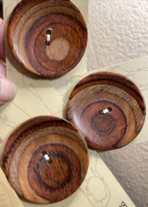 Belle Buttons by Dritz Large Wooden Cross Grain Buttons 1.75” Set of 3 Unique - Picture 1 of 12