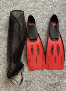 Beuchat Swim Snorkel Scuba Flippers Size S EU 36-37 47cm Closed Heel - Picture 1 of 3